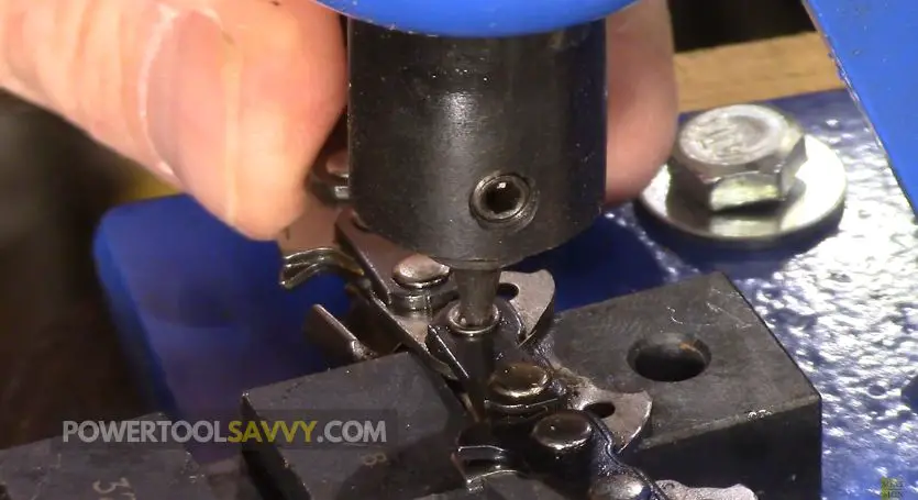 punching chain rivets out